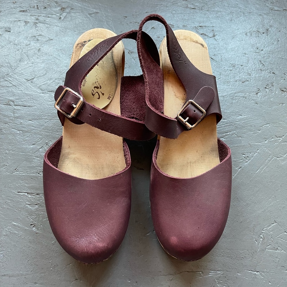 Lotta of Stockholm Highwood Burgundy Nubuck Clogs 39